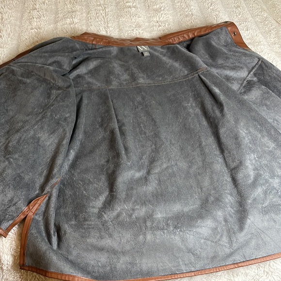Pleather oversized shirt with Suede Lining - Picture 3 of 4